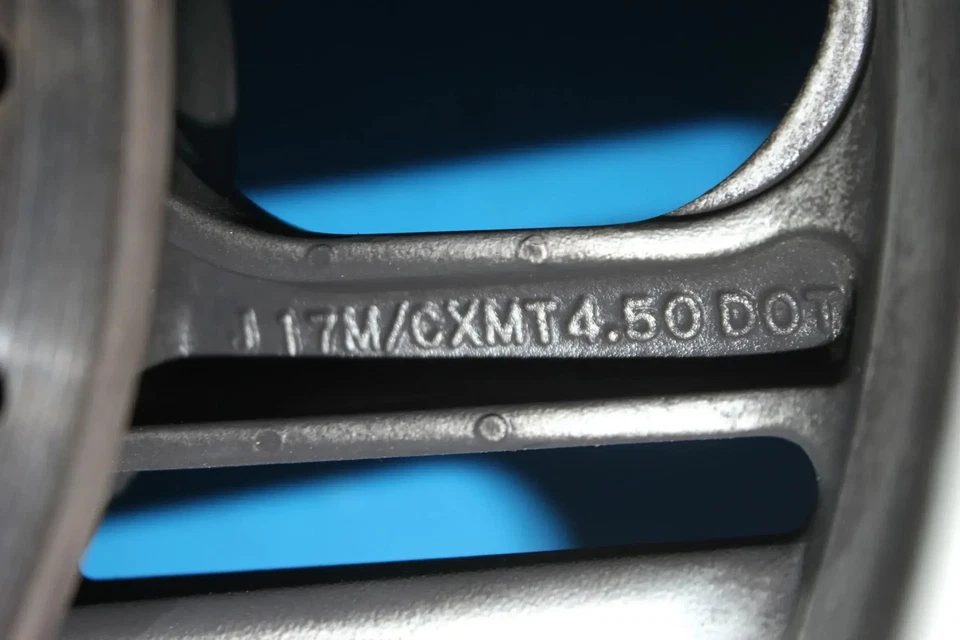 Hinterrad: Reifen 150/70 ZR17 69W Felge J17M/CxMT4.50 Honda NT 700 V Bj.2012 - Bild 2 von 4