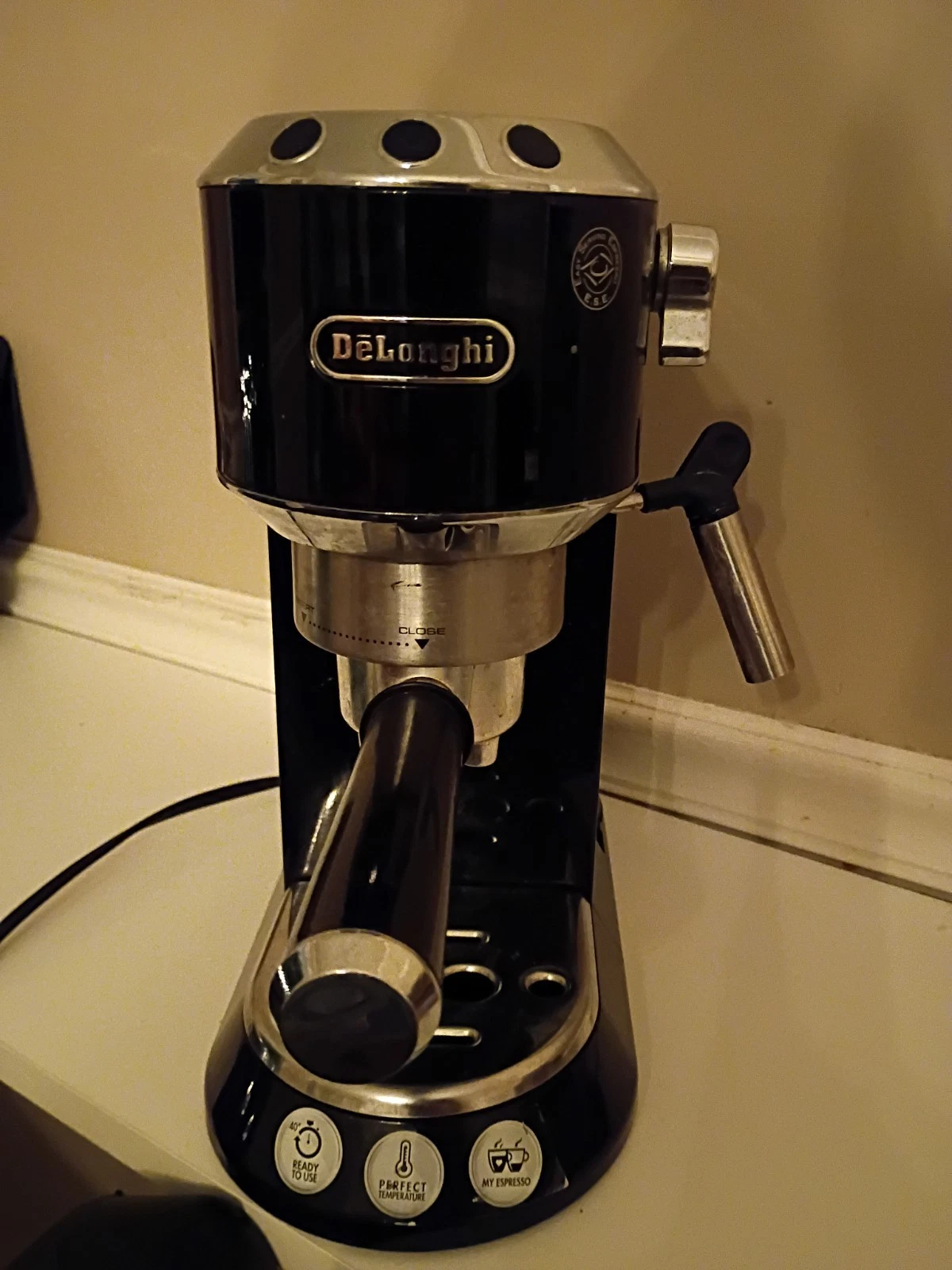 DeLonghi EC685 Espresso Machine 15 Bar – Compact Stainless Steel – Silver – Worl