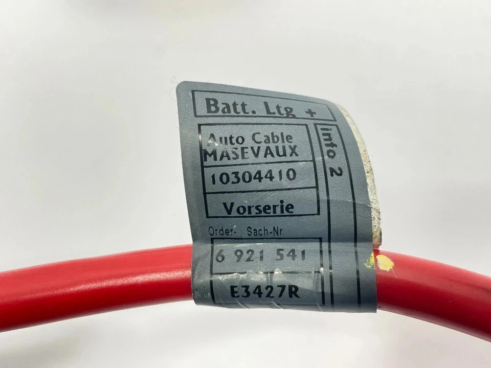 03-08 Cubierta de caja de fusibles de conexión de cable positivo de batería BMW Z4 E85 E86 con cable OEM Foto 2 de 4