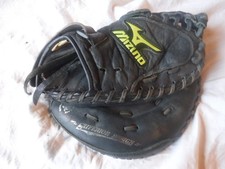 Mizuno Cathcher Black Glove Glove Goes on Left Hand You Thro Right Hand