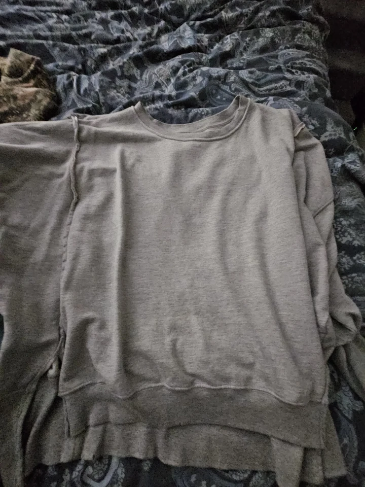 Sudadera We The Free Camden XL Gris Jaspeado Usada en Excelente Condición Foto 2 de 4