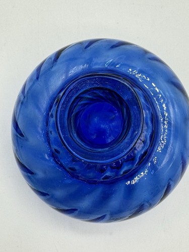 Hand-Blown Cobalt Blue Art Glass Decanter w/ Stopper – Swirl Pattern, 6.5” Tall - Picture 5 of 8