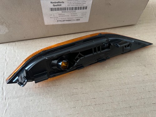 PORSCHE CAYENNE 92A FRONT RIGHT INDICATOR SIDE MARKER LENS 95863107200 7P5945072 - Picture 4 of 7