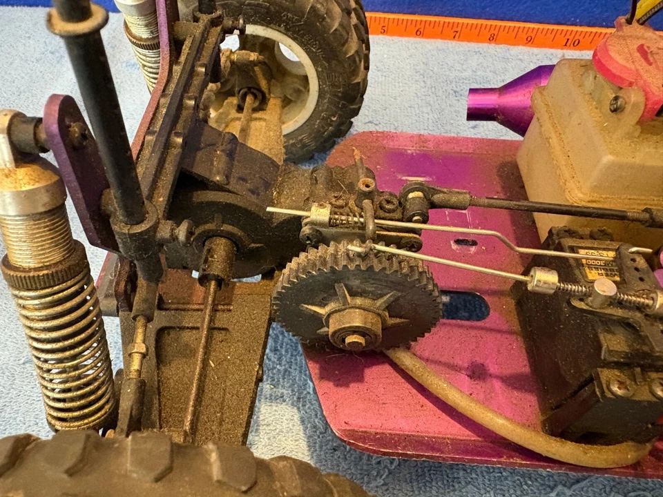 NOS Vintage Tower Hobbies ST-15 Nitro RC Chassis   PARTS REPAIRS - Image 4 of 4