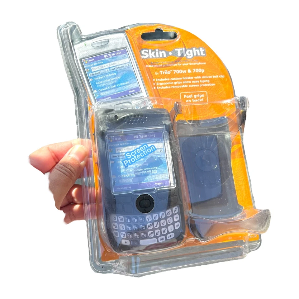 Funda de goma negra ajustada para Treo 700w y 700p de Speck Products Foto 3 de 4