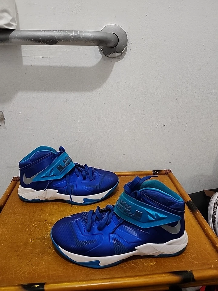 Nuevo Nike Air Zoom Soldier VII TB Azul Plata Real EE. UU. Talla 6.5 Y LeBron James Foto 4 de 4