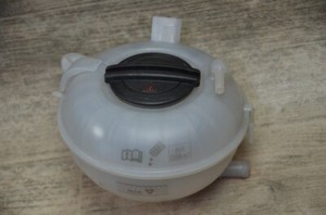 VW Tiguan 5N II AD1 Ausgleichsbehälter Kühlwasser Behälter 5Q0121407G