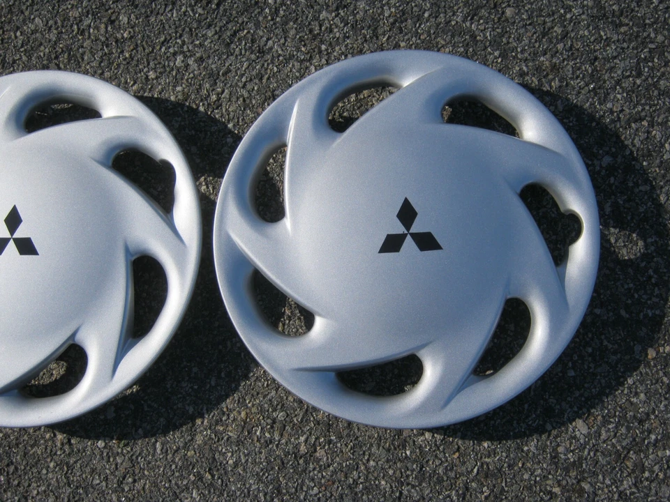 Tampas de roda calotas de 13 polegadas originais de fábrica 1994 a 1996 Mitsubishi Mirage - Imagem 4 de 4