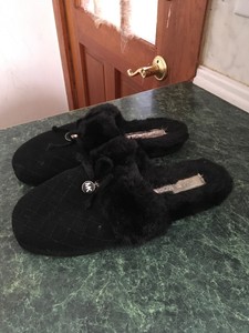 michael kors fuzzy slippers