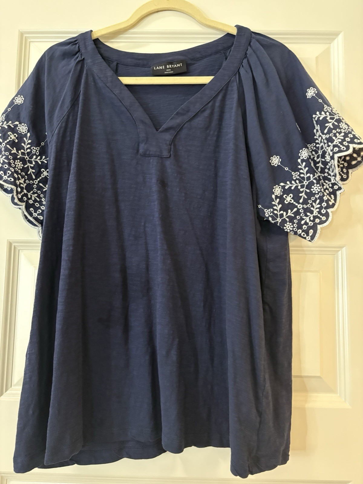 Lane Bryant Women's Blue Embroidered V-Neck Short Sleeve Top 14/16