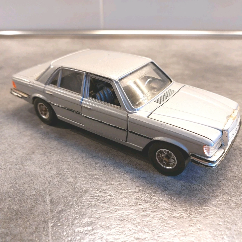 Burago Art. 0122 Mercedes 450 SEL Scala 1:24 Made in Italy  - Immagine 2 di 4