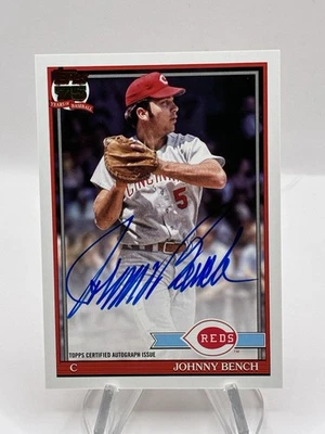 Topps Johnny Bench Autographed Baseball Sports Trading Cards
