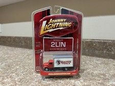 Johnny Lightning Matco Tools ‘99 International Cargo Truck Silver Wheels 1:64