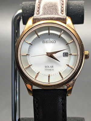 Seiko Solar Damenuhr V137-0CS0 29mm sauber funktioniert aus Japan