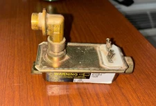 2000 WOLF GOURMET  Range model AS30KI-1 solenoid safety valve bottom oven burner