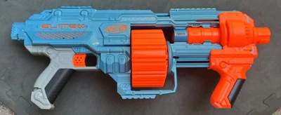 Bláster Nerf Elite 2.0 Shockwave RD-15 con 30 dardos