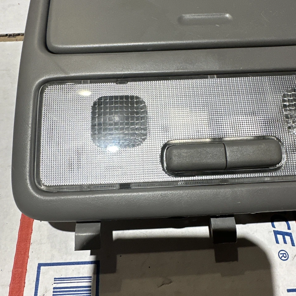 2000-2004 Toyota Avalon Genuine OE Gray Overhead Console Dome Light Assembly - Image 4 of 4