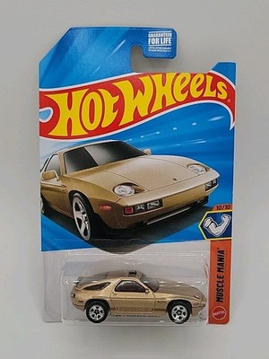 2026 Hot Wheels 1983 Porsche 928S Muscle Mania Dollar General