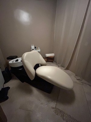 TAKARA Belmont Yume shampoo chair. Brand new  IVORY