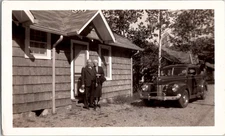 Ford V8 Deluxe Fordor Car w/ Luray Caverns VA Sign Virginia 1940s Vintage Photo