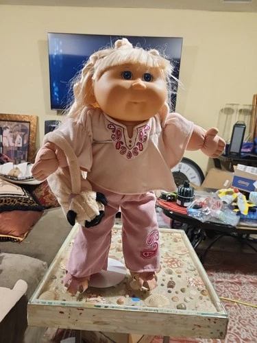 Cabbage Patch TRU Toys R Us 1st Edition Girl Gold Corn Silk Hair Blue Eyes