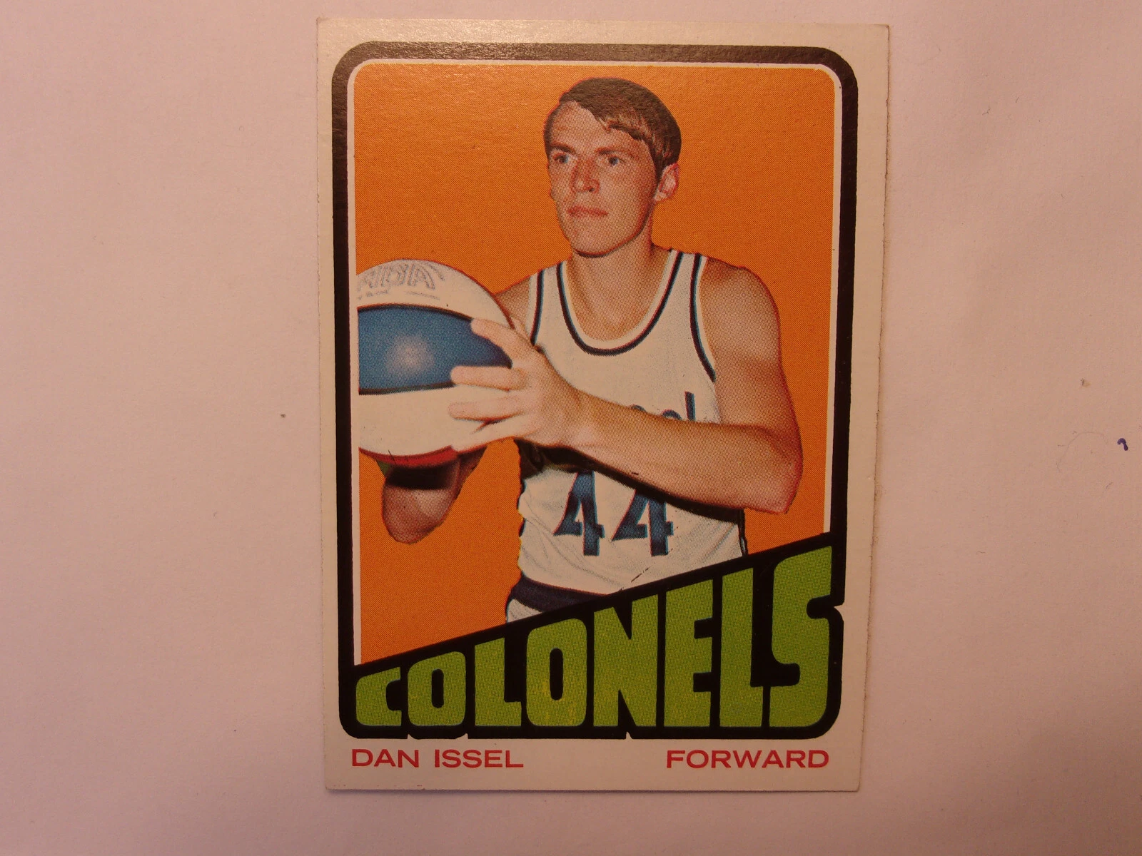 Dan Issel 1972-73 Topps Card # 230