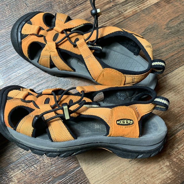 Keen Newport Mens Trail Hiking Waterproof Sandals Size 7 Orange Outdoor