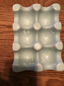 Fishes Eddie ceramic egg holder