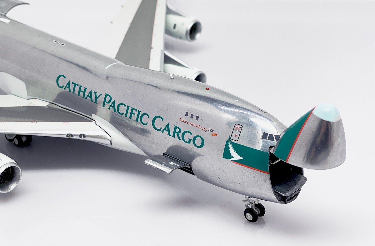 JC Wings Interactive 1:200 Cathay Pacific Cargo B747-400F 'Silver