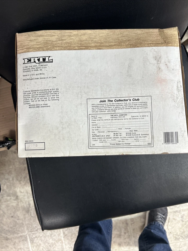 1/43 International Harvester Farmall 350 "Tractors Of The Past" Set - Image 4 of 4