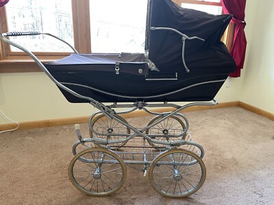 SILVER CROSS PRAM WITH CANOPY- MINT CONDITION- Made in