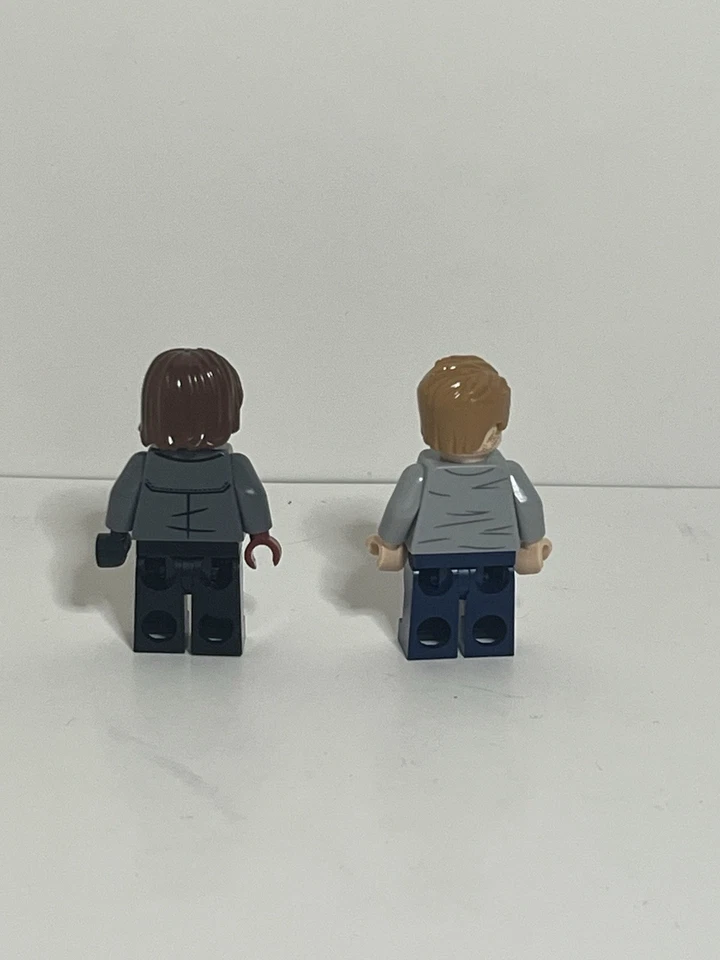 LEGO Jurassic World 76945 - Figure Set - jw077 Rainn Delacourt & jw048 Owen - Image 2 of 2