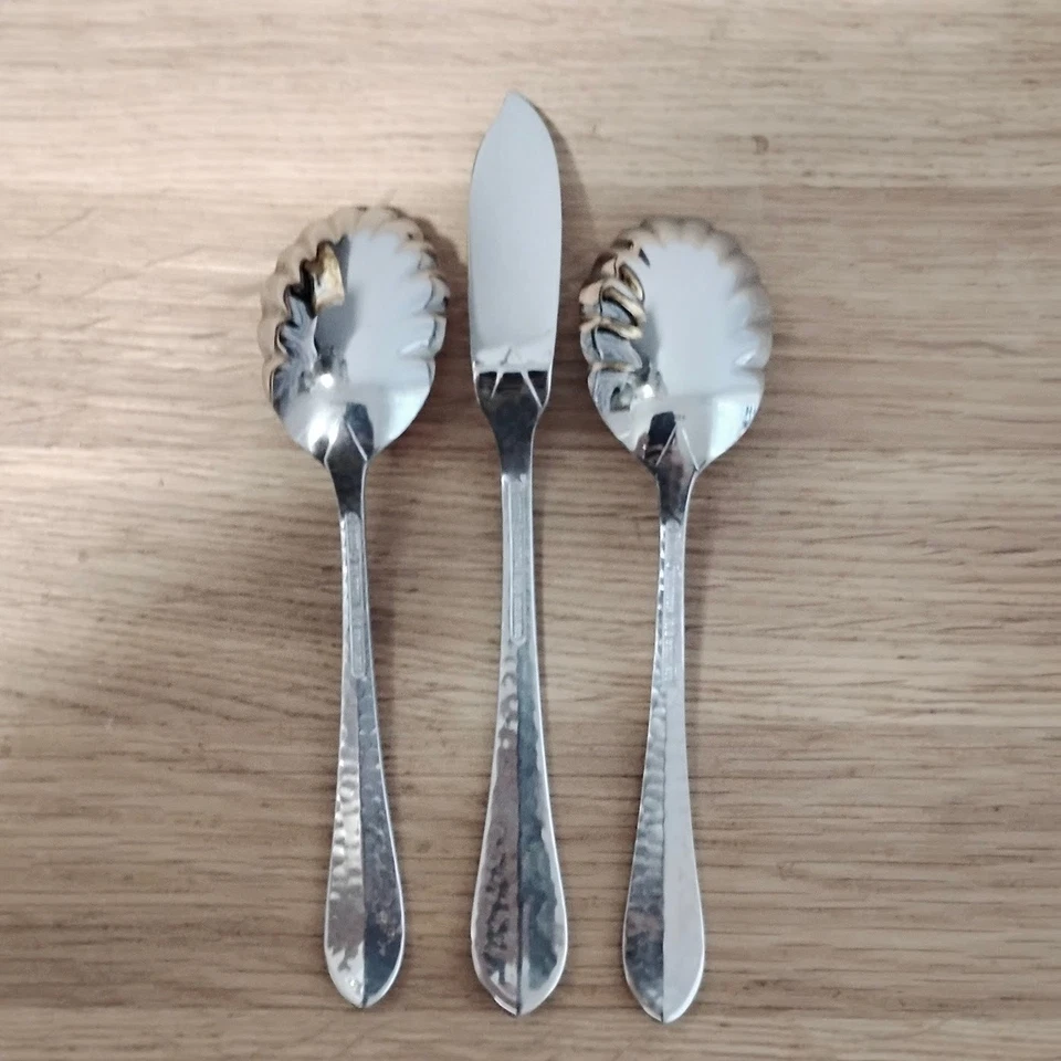 Reed & Barton Hammered Antique 2 Sugar Spoons Master Butter Knife Glossy 18/8 - Image 4 of 4