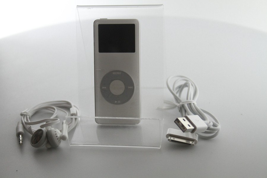 iPod nano ホワイト Amazon.co.jp: 音楽プレーヤー iPod Nano 第7世代 16gb シルバー