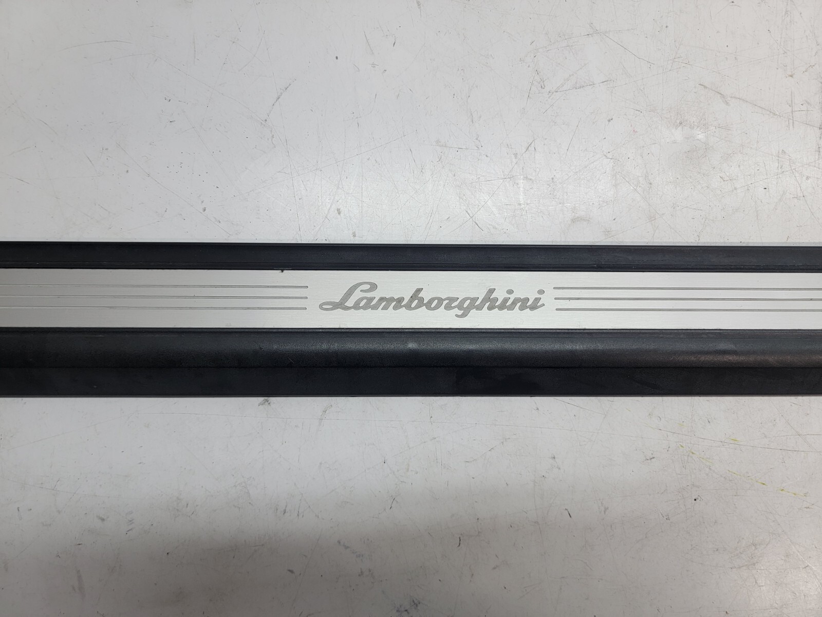 LAMBORGHINI URUS DRIVER LEFT SIDE SCUFF PLATE SILL KICK PLATE OEM 4ML853373 