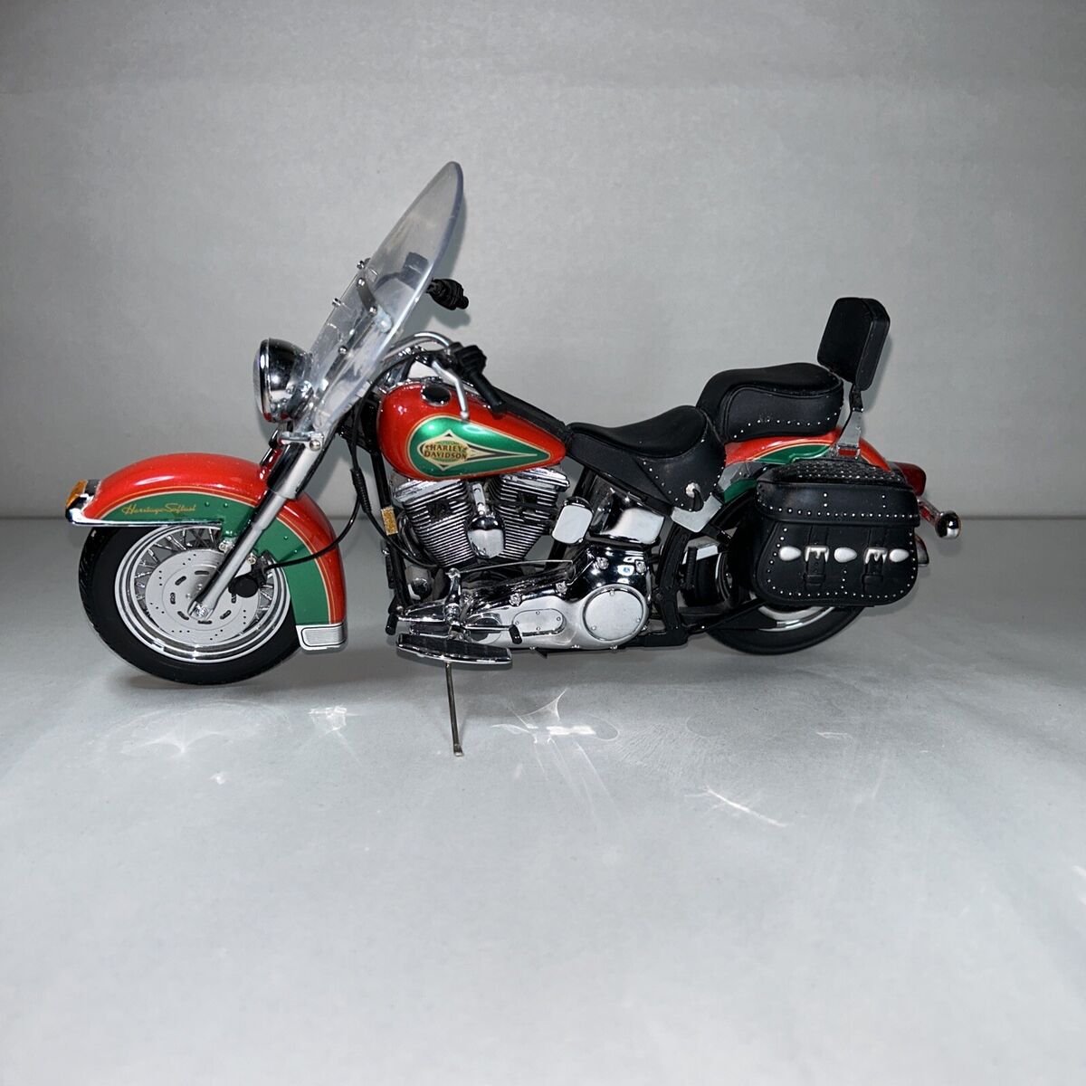 2003 Franklin Mint 1996 Harley Davidson Heritage Softail 2003 Franklin Mint 1996 Harley Davidson Heritage Softail