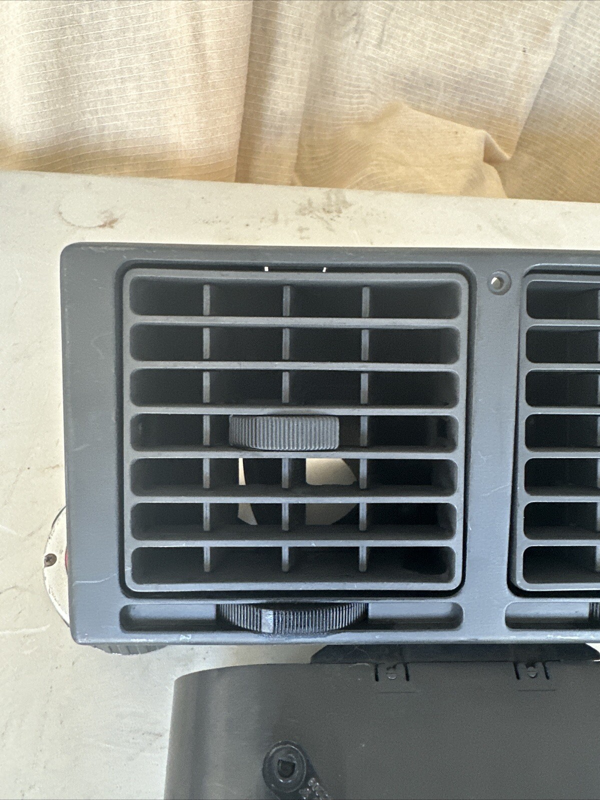 Ferrari 348 355 Central Dash Air Vent Diffuser Alarm Light P/N 64320000 P/R READ