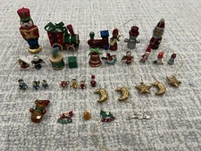 Vintage Small Miniature Wooden Christmas Tree Ornaments Lot Of 30 Various Sizes