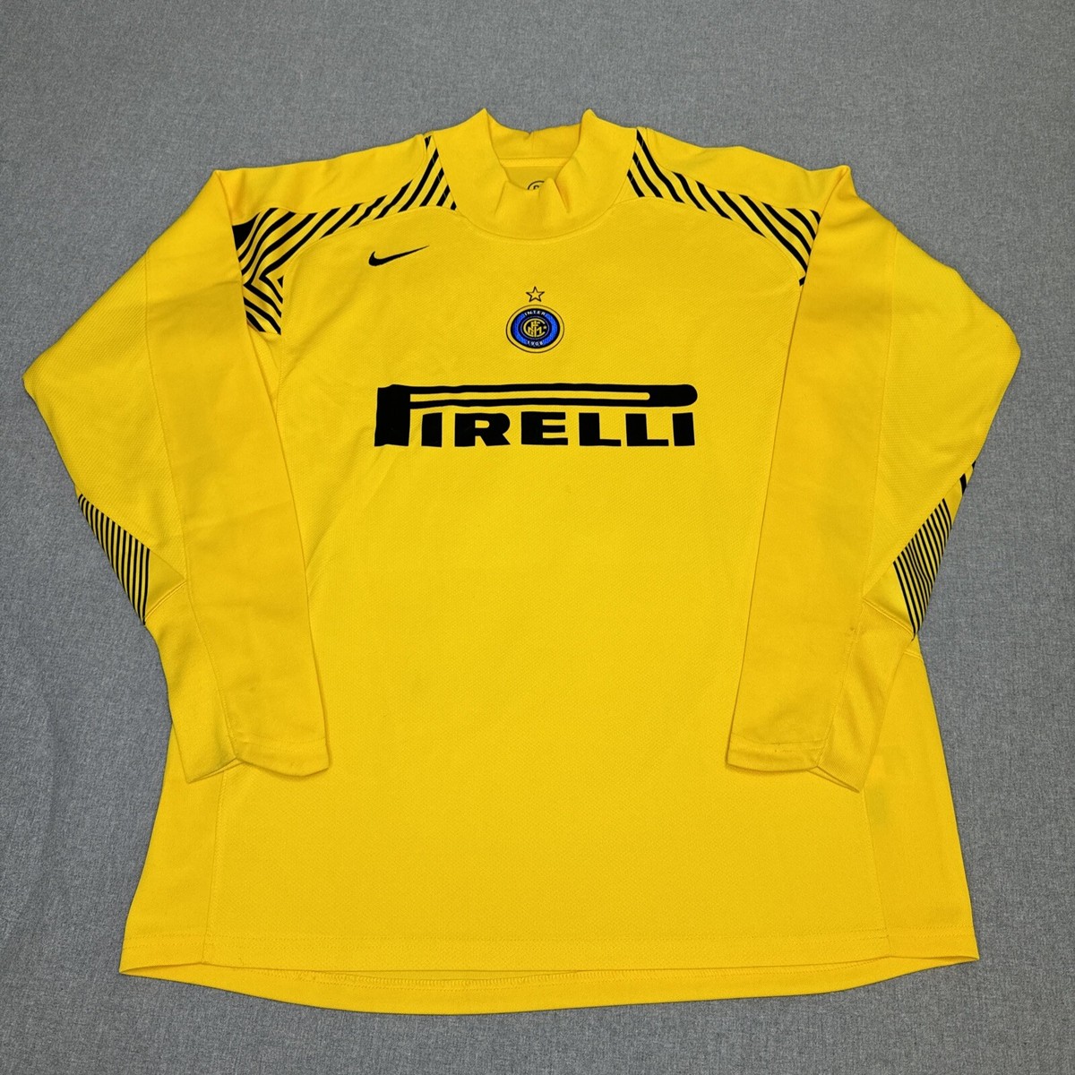 Vintage Nike Inter Milan Goalkeeper Soccer Kit Jersey 05-06 Vintage Nike Inter Milan Goalkeeper Soccer Kit Jersey 05-06