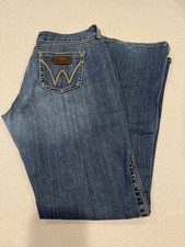 Women  s Wrangler, Mid Rise, Bootcut, Regular Fit Jeans