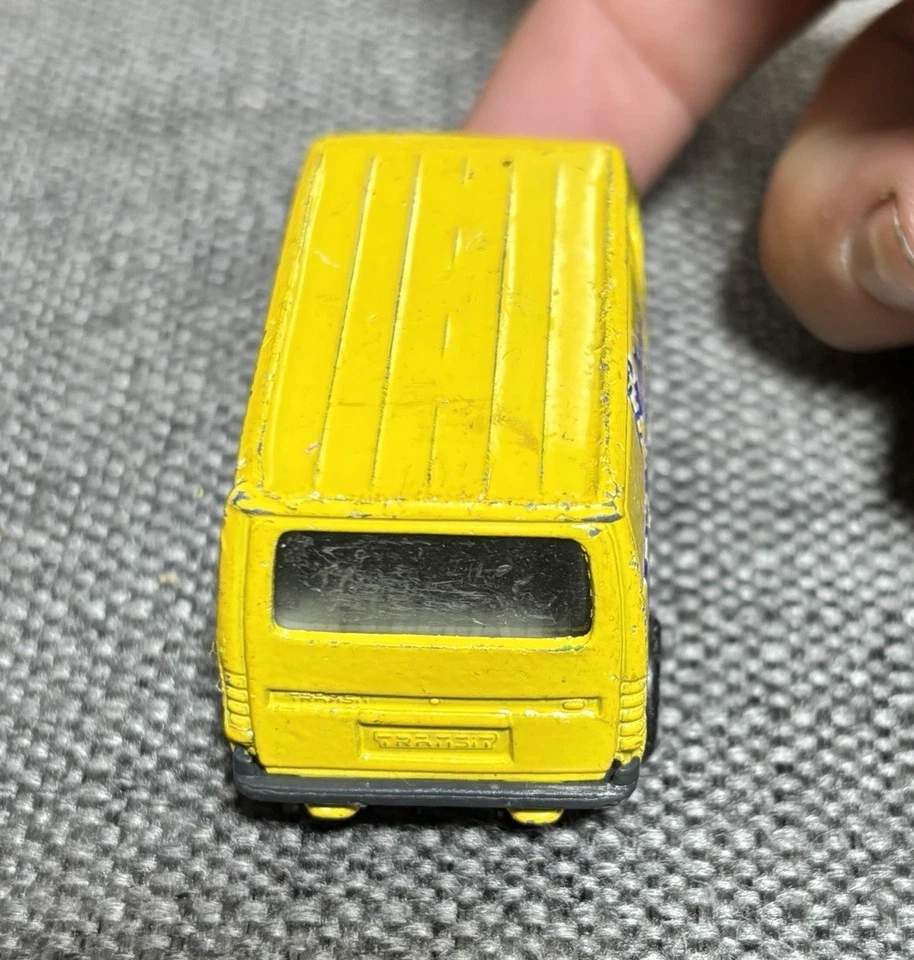1986 年黄色福特 Transit 复古吉百利片压铸玩具 — 第 4/4 张图片