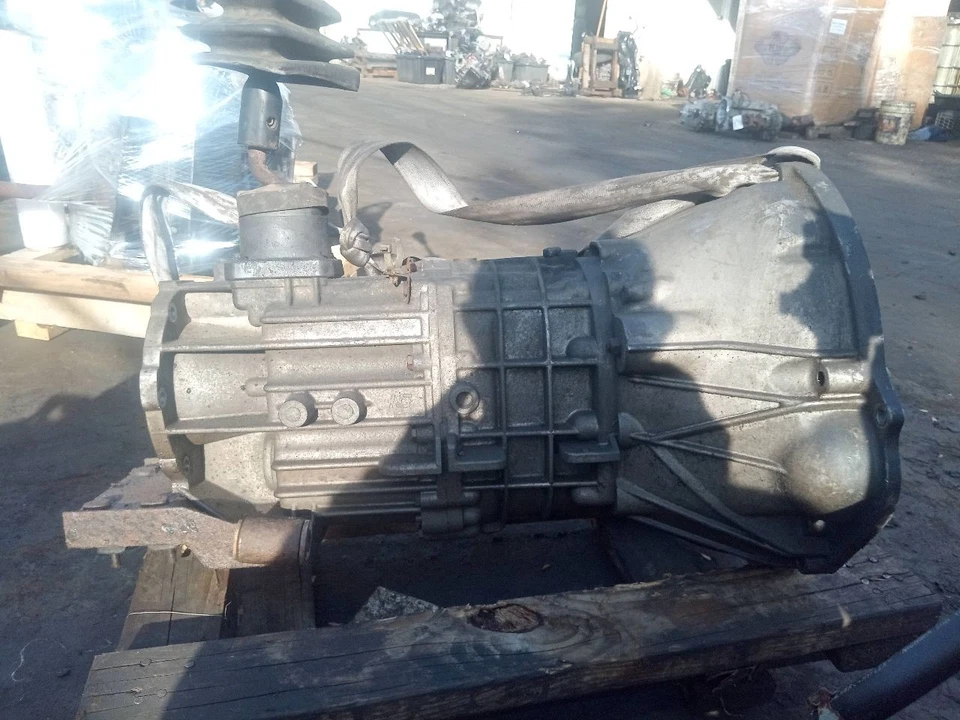 Used Manual Transmission Assembly fits: 2001 Jeep Wrangler MT 6 cylinder Grade A Foto 4 de 4
