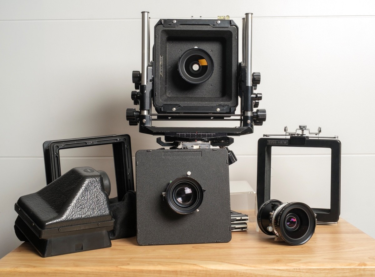 TOYO 45CF フィルムカメラ Toyo 45CF 4X5 Ultralight Camera w/ 150mm + 210mm Lenses +