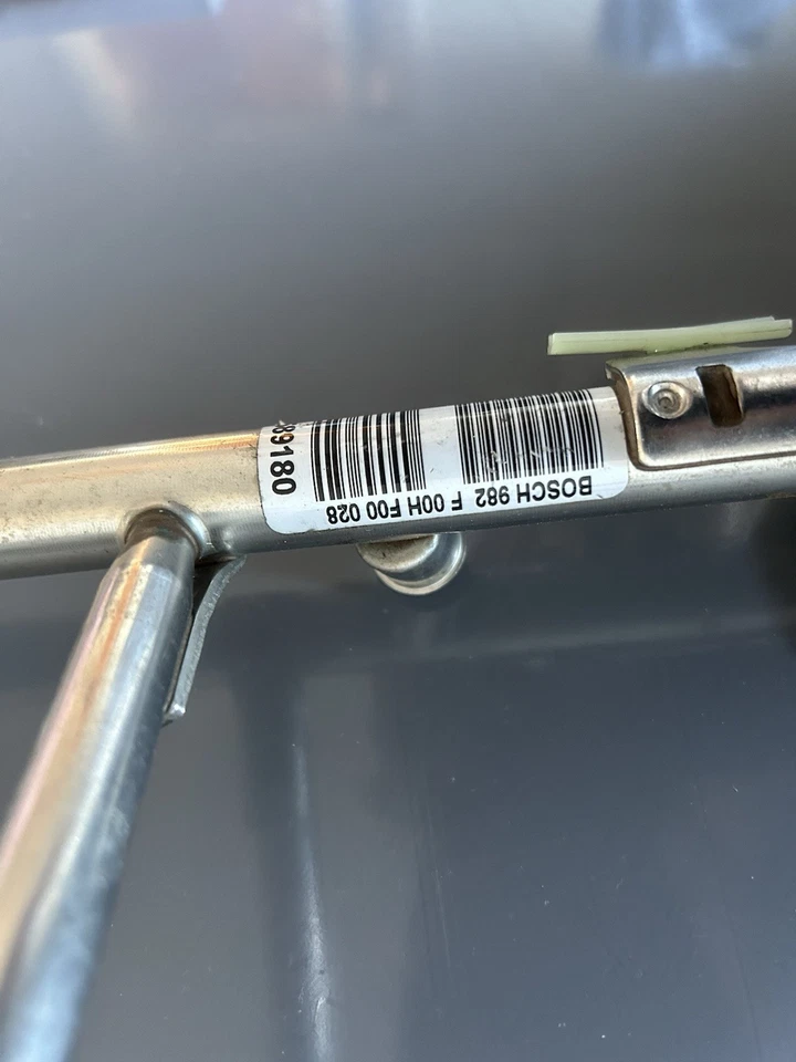 Fuel Rail Corvette C6 6.0L LS2 Fuel Injector - Image 3 of 3