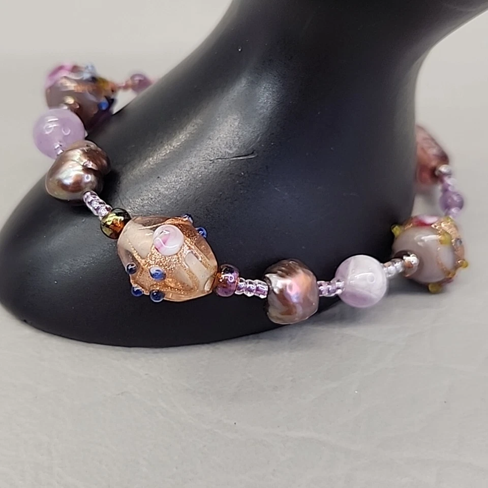 Pulseira de contas roxa bolo de casamento ametista pérola vidro 8,5" - Imagem 2 de 4