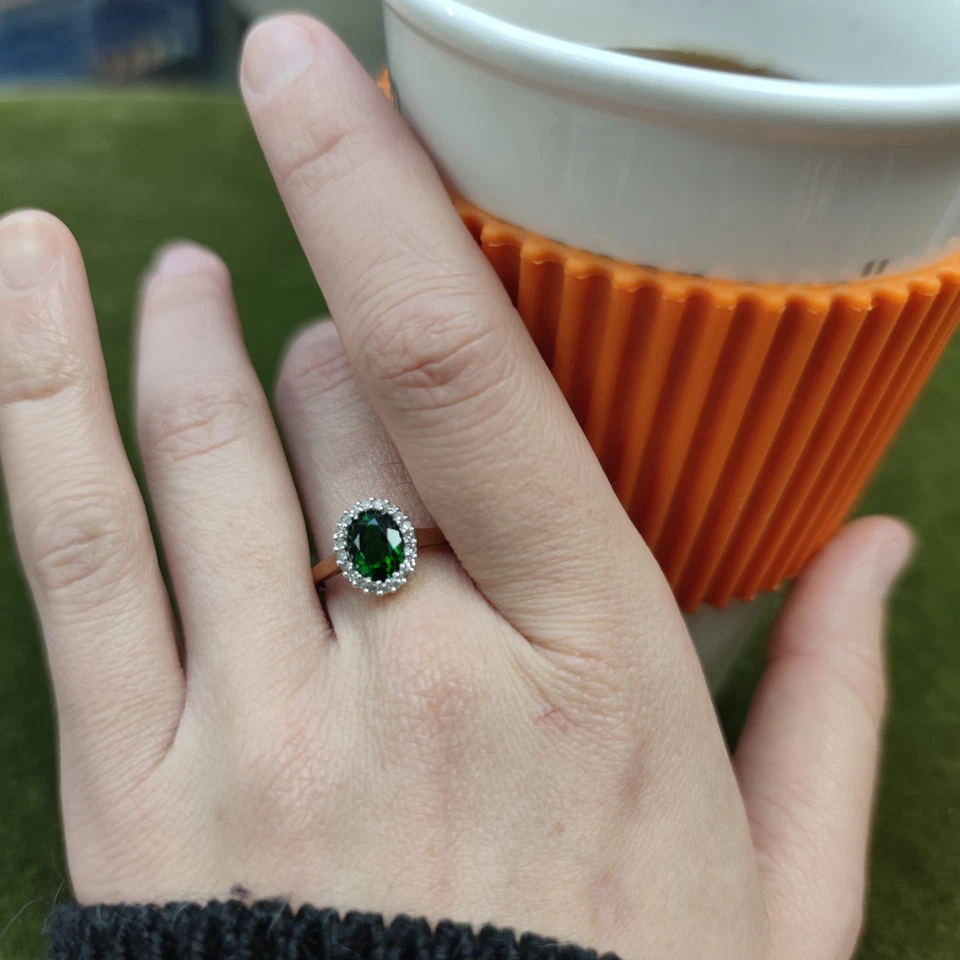 Anillo de oro amarillo de 9 quilates piedras de diopsido y diamantes anillo con sello del Reino Unido talla S Foto 2 de 4