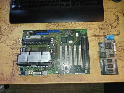 Siemens D1107 Mainboard * Pentium 3 500 * 256 MB RAM * Matrox Millennium 2 AGP
