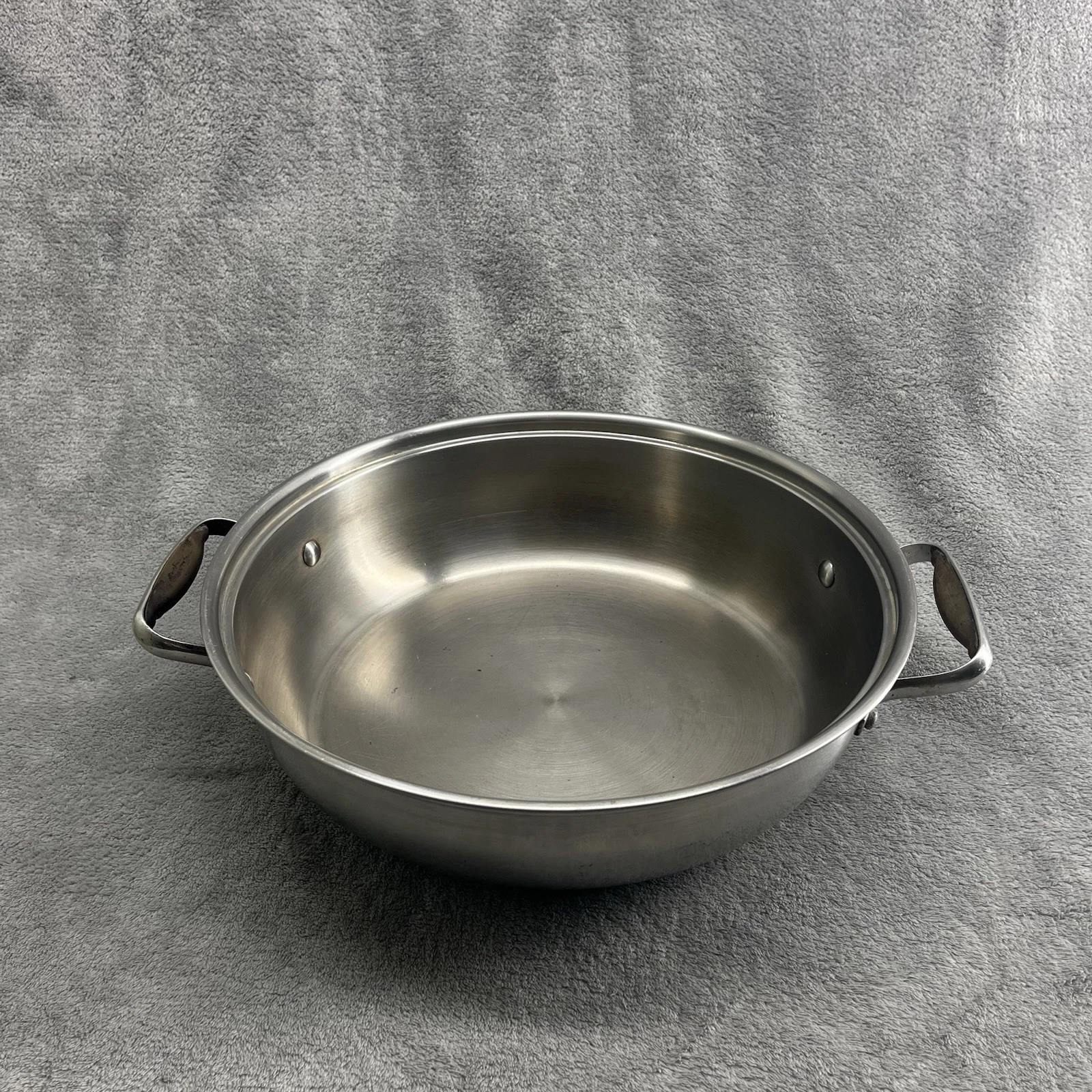Belgique Squatty Pot Pan 6 Qt 12 Inch Stainless Steel Double Handle 30699 READ
Opens in a new window