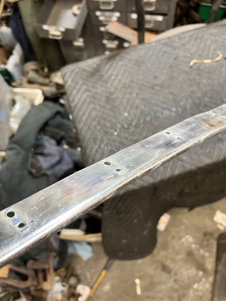 1962 Chevrolet Chevy Impala Bel Air Biscayne acabamento de enchimento de grade inferior original - Imagem 3 de 4