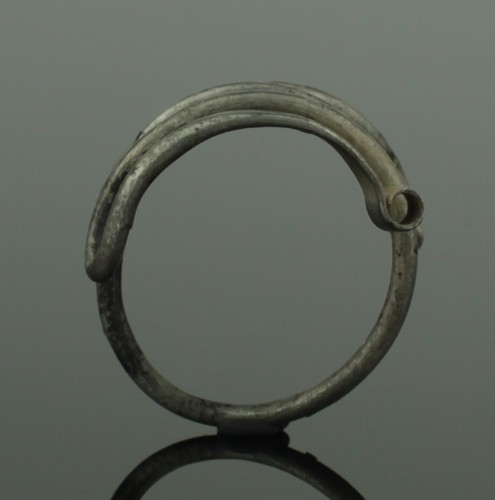 ANCIENT VIKING SILVER SERPENT RING - CIRCA 9th/10th CENTURY (665) - Picture 3 of 4